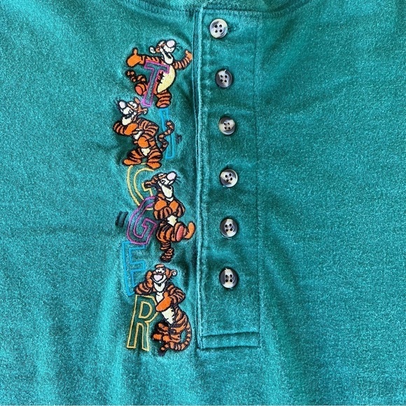 VTG Y2K Disney Store Tigger Embroidered Long Sleeve Henley T-Shirt Large Green - Picture 4 of 10